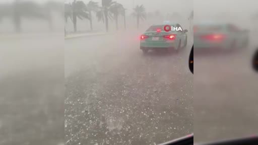 Suudi Arabistan’ı dolu fırtınası vurdu