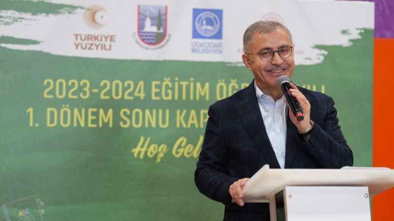 Başkan Hilmi Türkmen, öğrencilerin karne sevincini paylaştı Başkan Hilmi Türkmen, öğrencilerin karne sevincini paylaştı