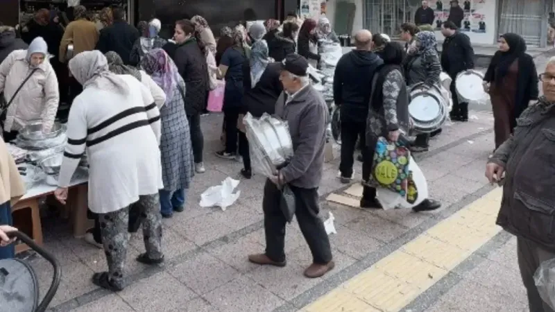 Uygun fiyat için birbirlerini ezdiler!