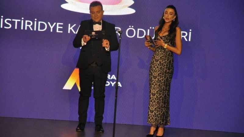 İstiridye Kariyer Ödülleri muhteşem gece ile sahiplerini buldu İstiridye Kariyer Ödülleri muhteşem gece ile sahiplerini buldu