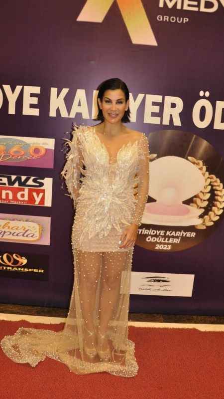 İstiridye Kariyer Ödülleri muhteşem gece ile sahiplerini buldu İstiridye Kariyer Ödülleri muhteşem gece ile sahiplerini buldu