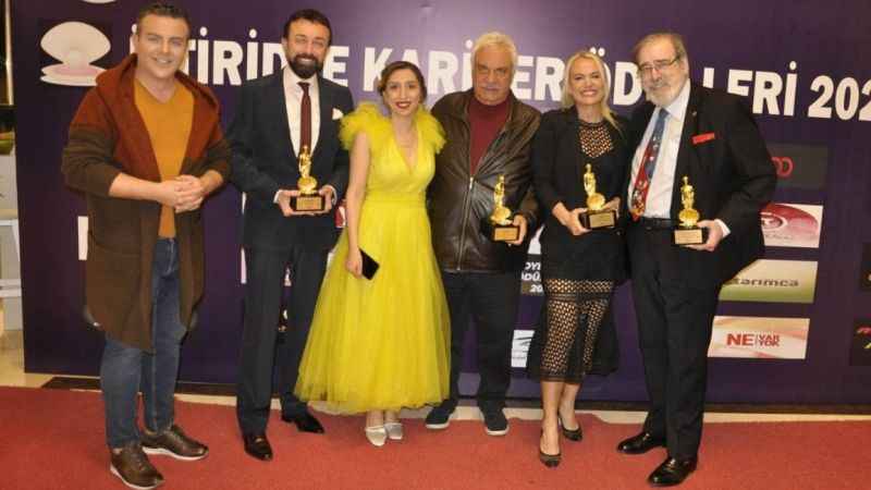 İstiridye Kariyer Ödülleri muhteşem gece ile sahiplerini buldu İstiridye Kariyer Ödülleri muhteşem gece ile sahiplerini buldu