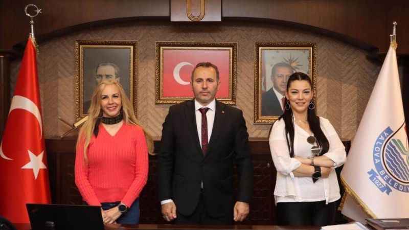 Rock Star Barış Gülay, Başkan Tutuk'la el şıkıştı Rock Star Barış Gülay, Başkan Tutuk'la el şıkıştı