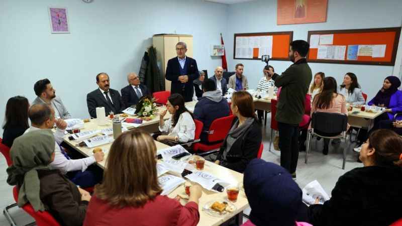 Başkan Deniz Köken’den öğretmenlere sürpriz kutlama