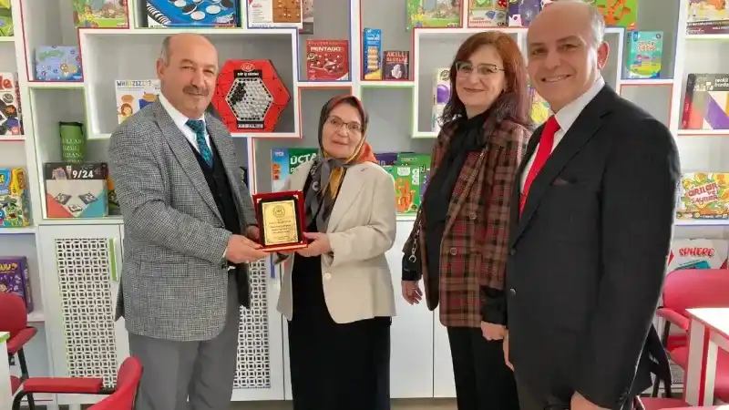 Şükriye-Salih Sönmez Akıl ve Zeka Oyunları Atölyesi açıldı Şükriye-Salih Sönmez Akıl ve Zeka Oyunları Atölyesi açıldı