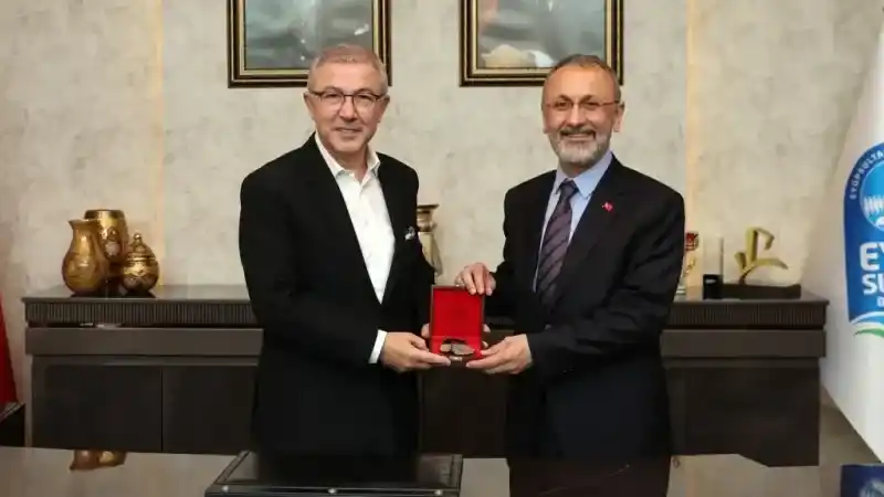 Eyüpsultan Belediye Başkanı Dr. Mithat Bülent Özmen görevine başladı