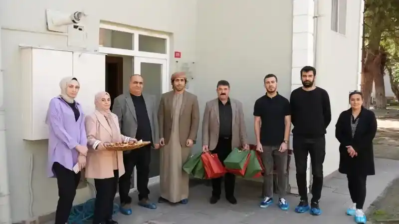 BAE İstanbul Başkonsolosluğundan çocuk yuvasına ziyaret BAE İstanbul Başkonsolosluğundan çocuk yuvasına ziyaret