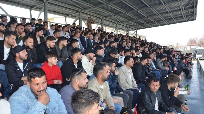 Bulanıklı Yazar Hekimoğlu Süleyman Özcan 'Baba Ocağında' bayramı geçirdi 