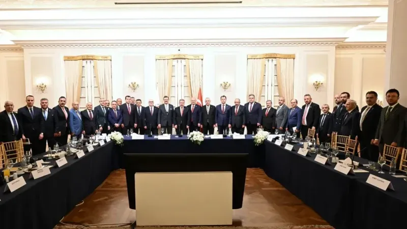 Büyük Birlik Partisi İş Dünyası ile bir araya geldi Büyük Birlik Partisi İş Dünyası ile bir araya geldi