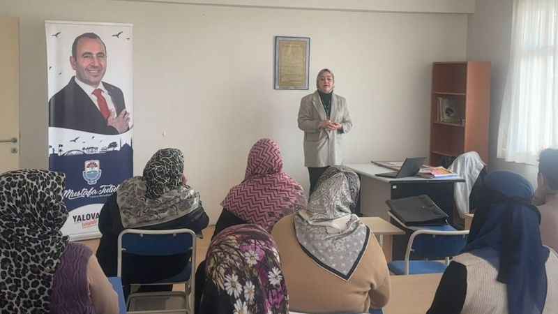 Yeşilay Yalova şubesinden, bağımlılıkla mücadele seminerleri
