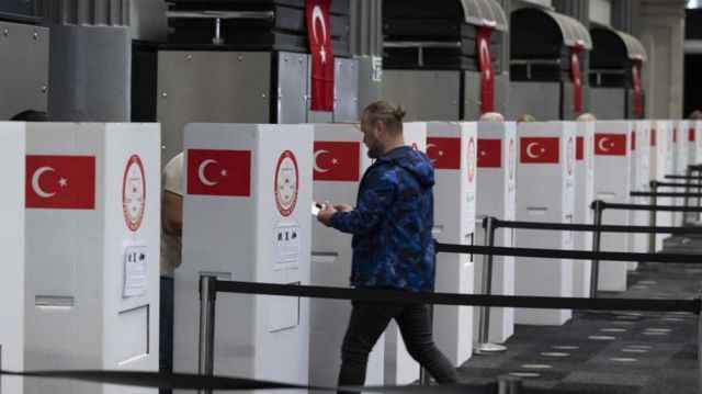 Yurt dışı oy verme süresi uzatıldı Yurt dışı oy verme süresi uzatıldı