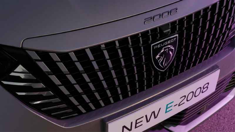 PEUGEOT 2008, tasarım, teknoloji ve elektrikliye geçiş açısından yeni bir adım daha atıyor PEUGEOT 2008, tasarım, teknoloji ve elektrikliye geçiş açısından yeni bir adım daha atıyor