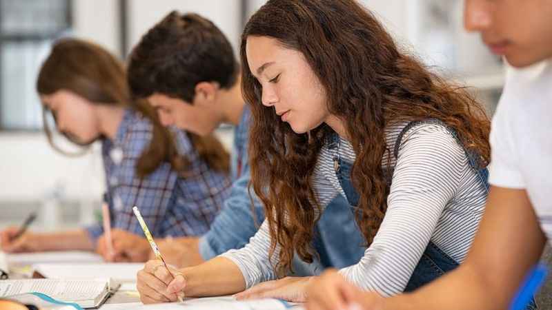 "Sınava son günlerde sınav simülasyonu yaparak hazırlanın" "Sınava son günlerde sınav simülasyonu yaparak hazırlanın"