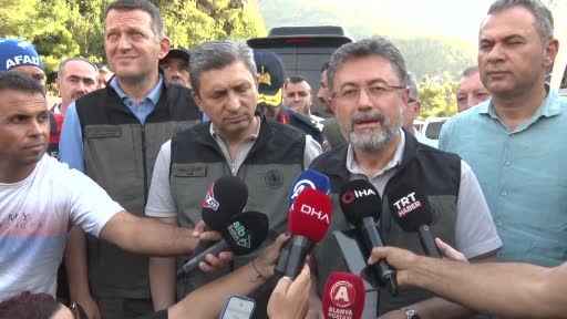 Bakan Yumaklı'dan düşen yangın söndürme helikopterinde bulunan 3 personele başsağlığı mesajı Bakan Yumaklı'dan düşen yangın söndürme helikopterinde bulunan 3 personele başsağlığı mesajı