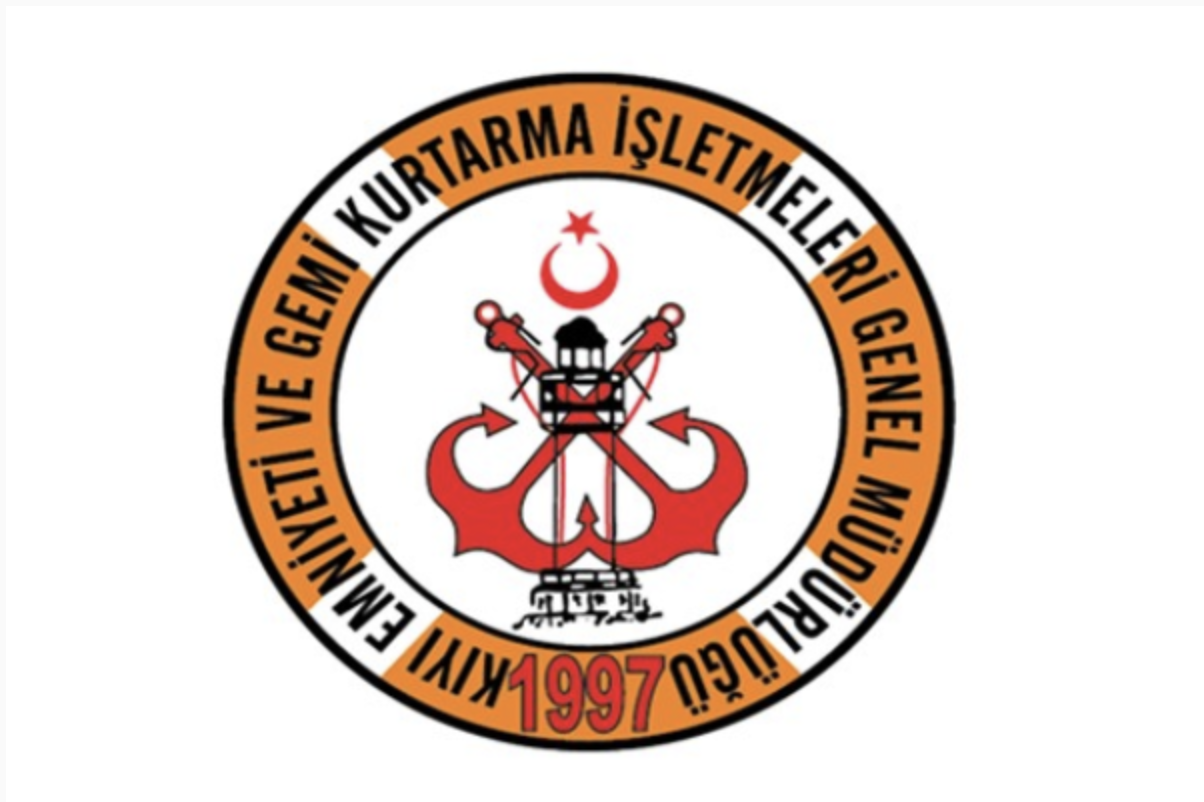 1915 Çanakkale Köprüsü önlerinde arızalanan tekne kurtarıldı 1915 Çanakkale Köprüsü önlerinde arızalanan tekne kurtarıldı