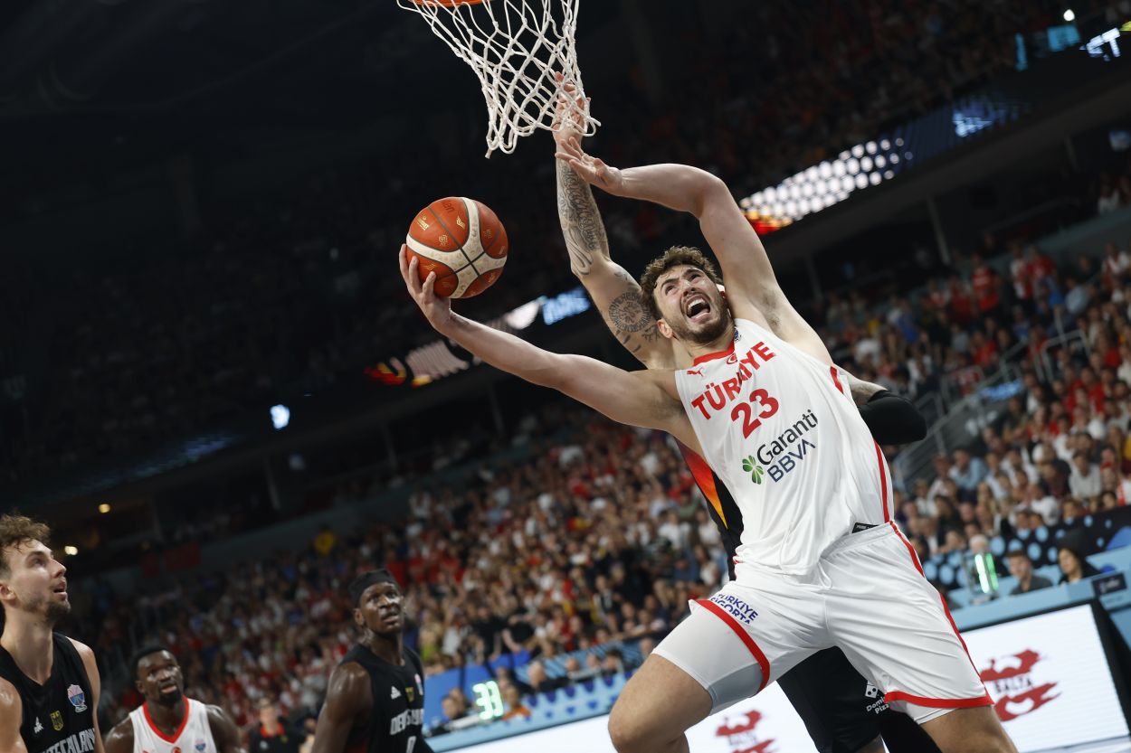 Alperen Şengün, şampiyonanın en iyi 5'ine seçildi