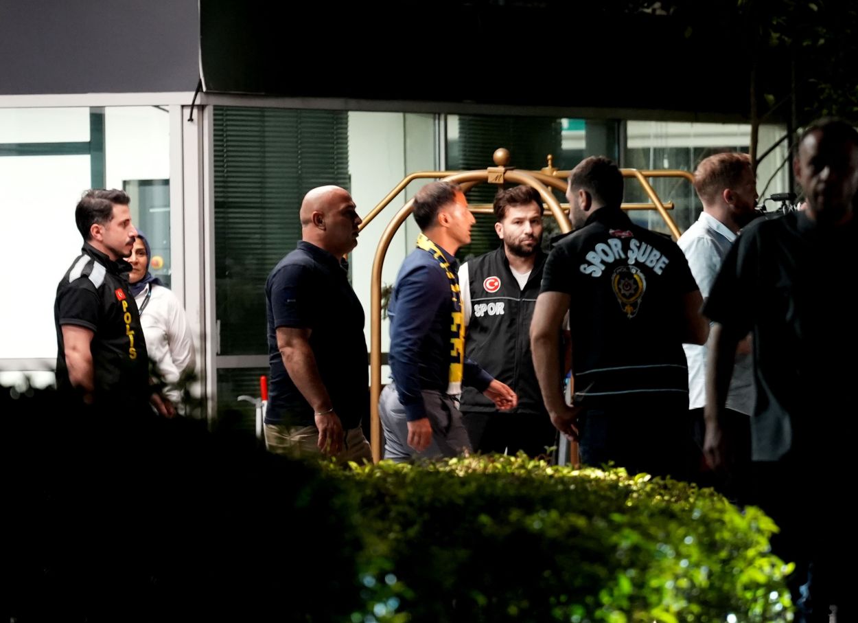 Fenerbahçe'nin yeni teknik direktörü Domenico Tedesco, İstanbul'a geldi