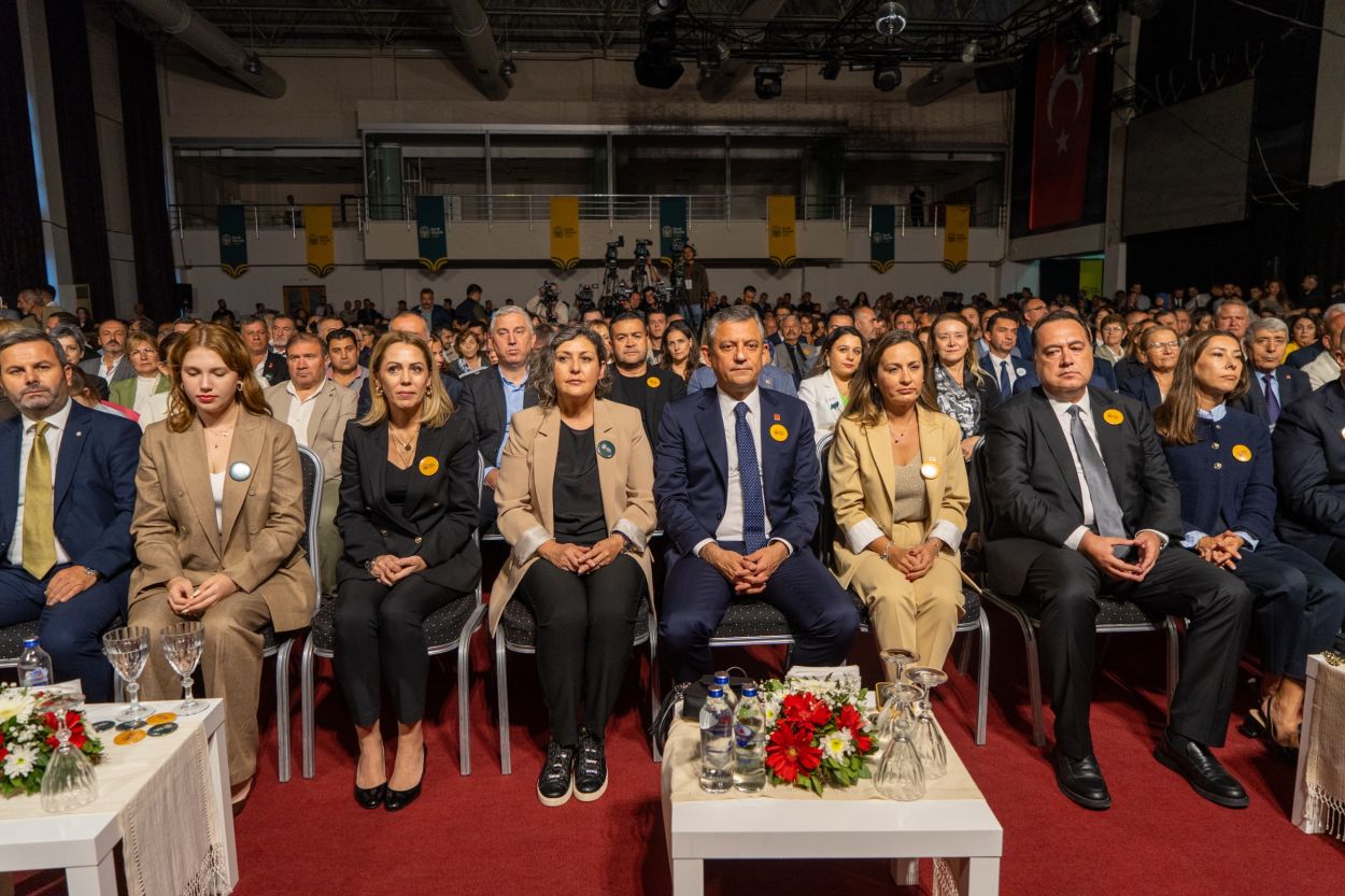 Ferdi Zeyrek'in adı eşi ve kızının öncülüğünde kurulan vakıfta yaşayacak