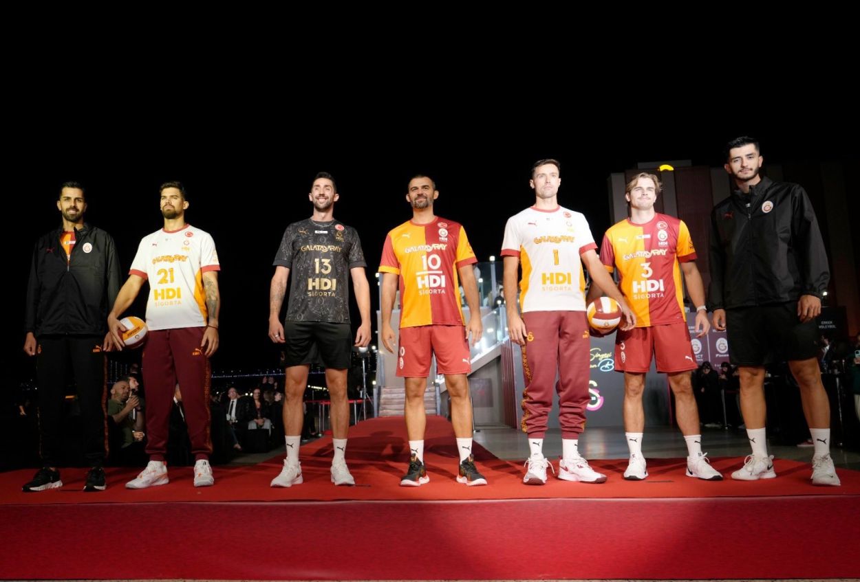 Galatasaray Adası’nda forma lansmanı gecesi