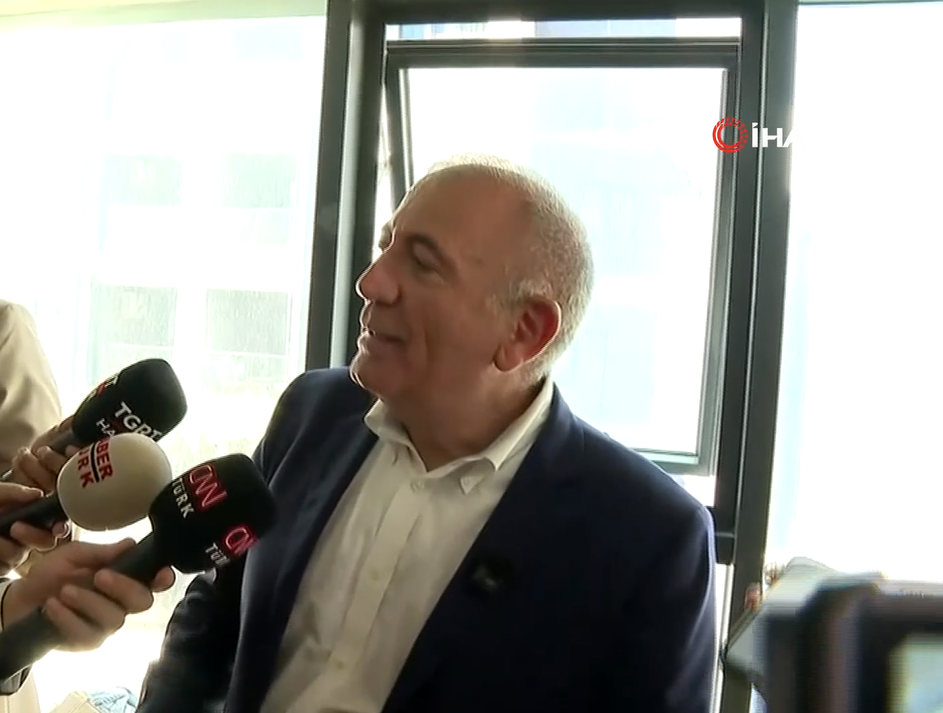 Gürsel Tekin, Tepkilerle İstanbul İl Başkanlığı'na Girdi