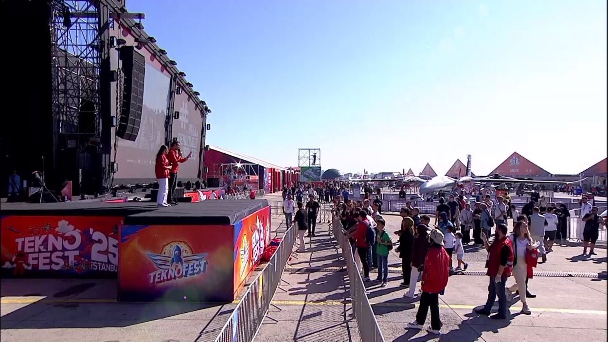 TEKNOFEST İstanbul Atatürk Havalimanı'nda kapılarını ziyaretçilere açtı