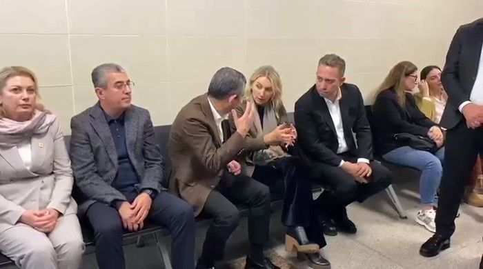 Ekrem İmamoğlu ’casusluk’ soruşturması kapsamında ifade vermek üzere adliyede