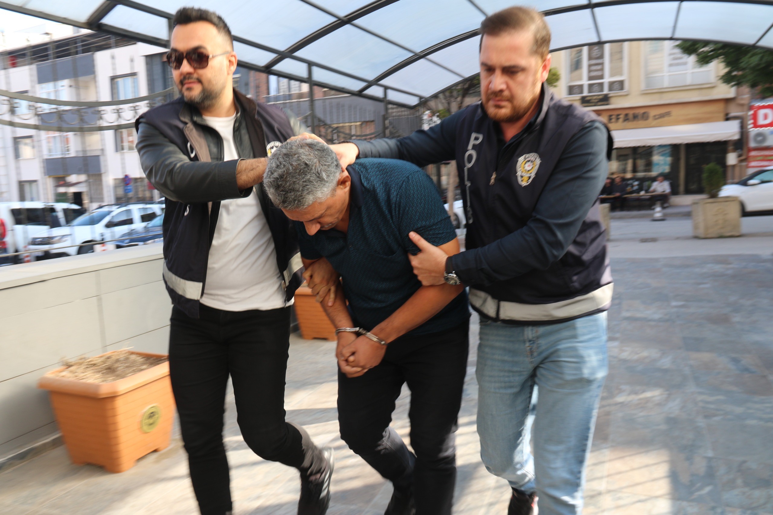 Markette çocuğunu tekmeleyen baba: "Ani sinir patlamasıyla vurdum, pişmanım"