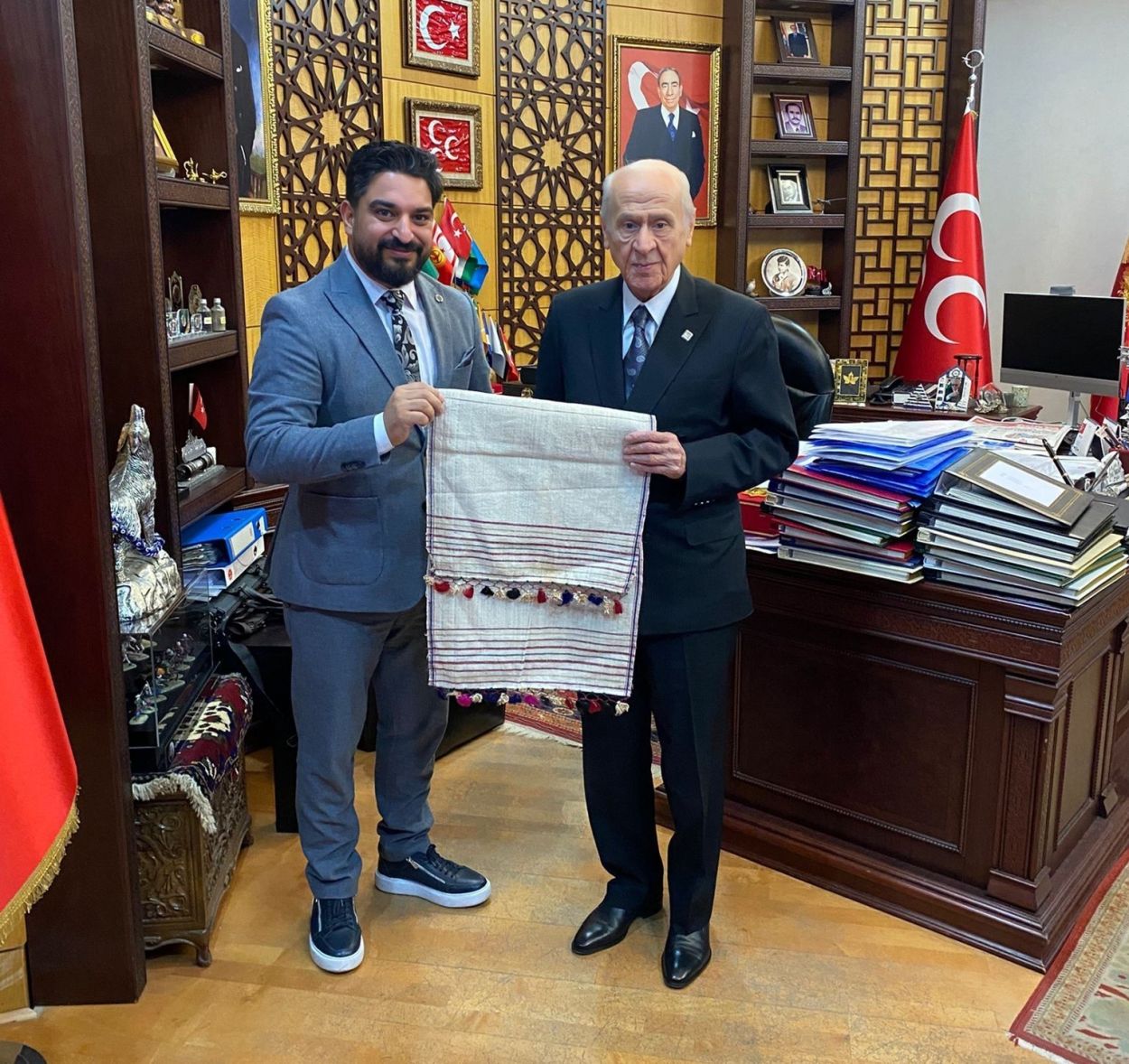 Roman toplumu projelerini Devlet Bahçeli’ye anlatıldı