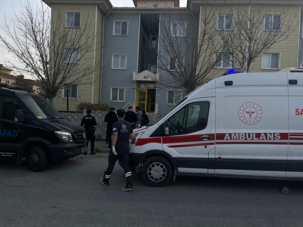 Afyonkarahisar'da patates kızartmasından zehirlendikleri iddiasıyla anne ve 3 çocuğu hastanelik oldu