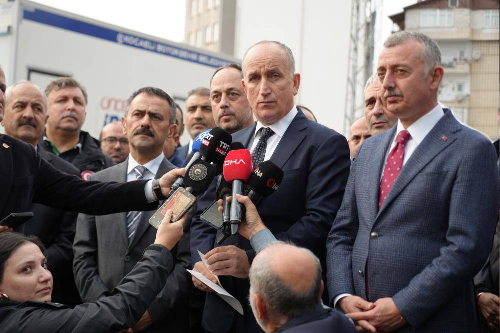 "Bu binanın zarar görmesinde zemin önemli bir etken"