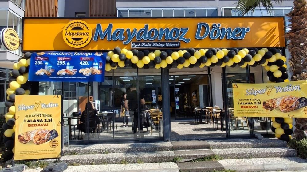 Döner zincirine yönelik FETÖ davası başladı: 70 sanıktan 35'ine tahliye