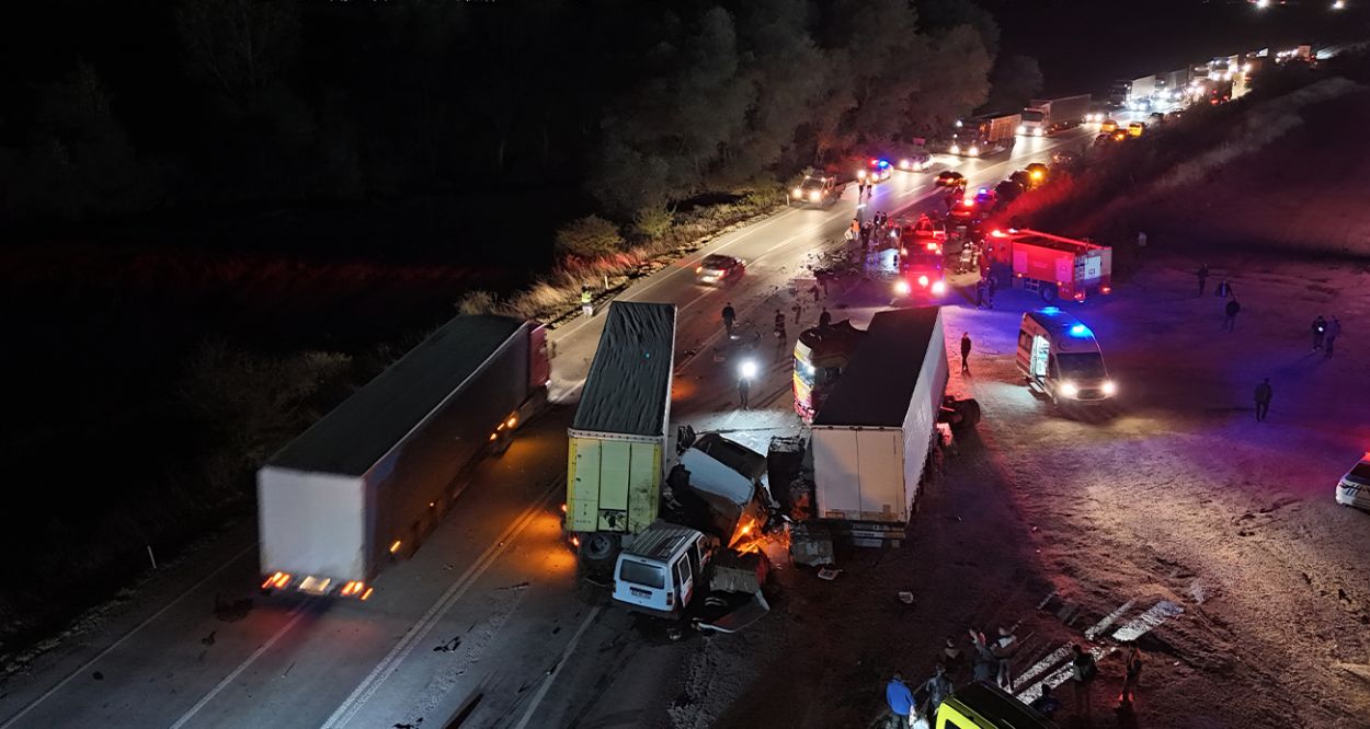 Edirne’de zincirleme kaza: Ölü ve yaralılar var