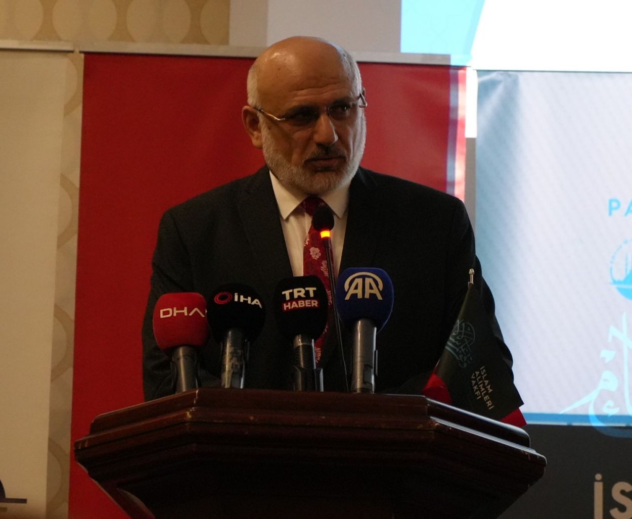 Gazze'ye binin üzerinde yardım tırı gönderdik