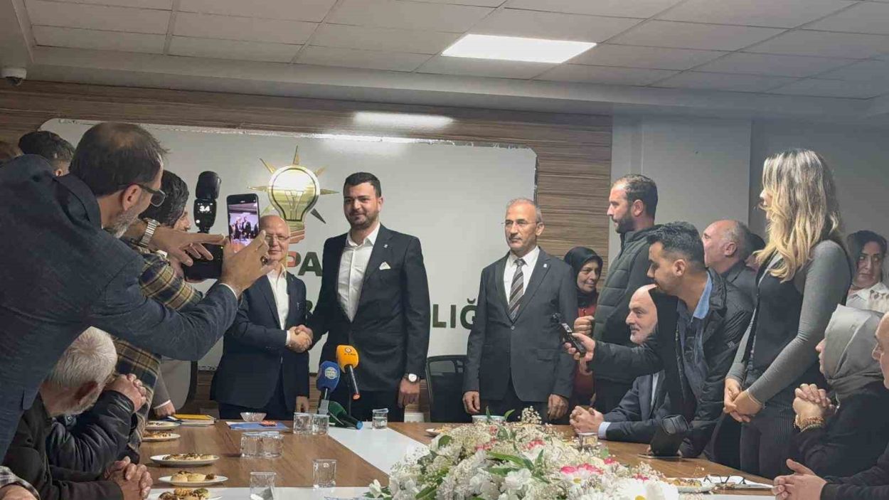 Gemlik’te AK Parti’ye 800 yeni üye katıldı