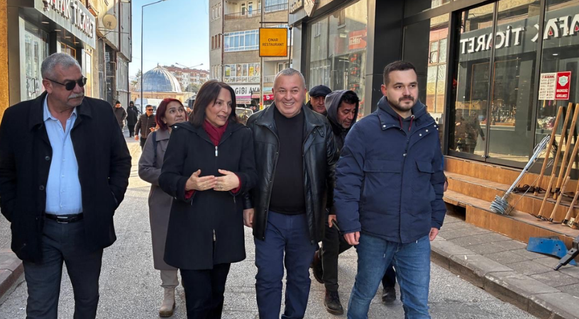 Aliye Timisi Ersever: “Esnaf siftahsız kepenk kapatıyor, bu düzen böyle sürmez”