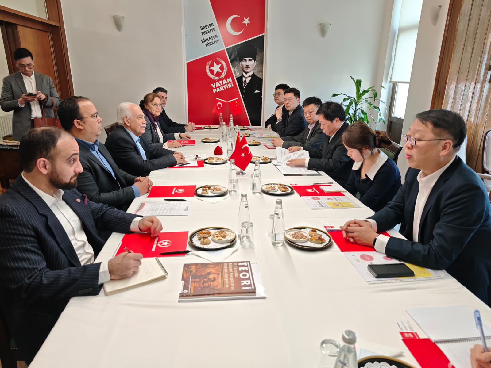 Çin Komünist Partisi’nden Vatan Partisi’ne Stratejik Ziyaret: İşbirliği Mesajı