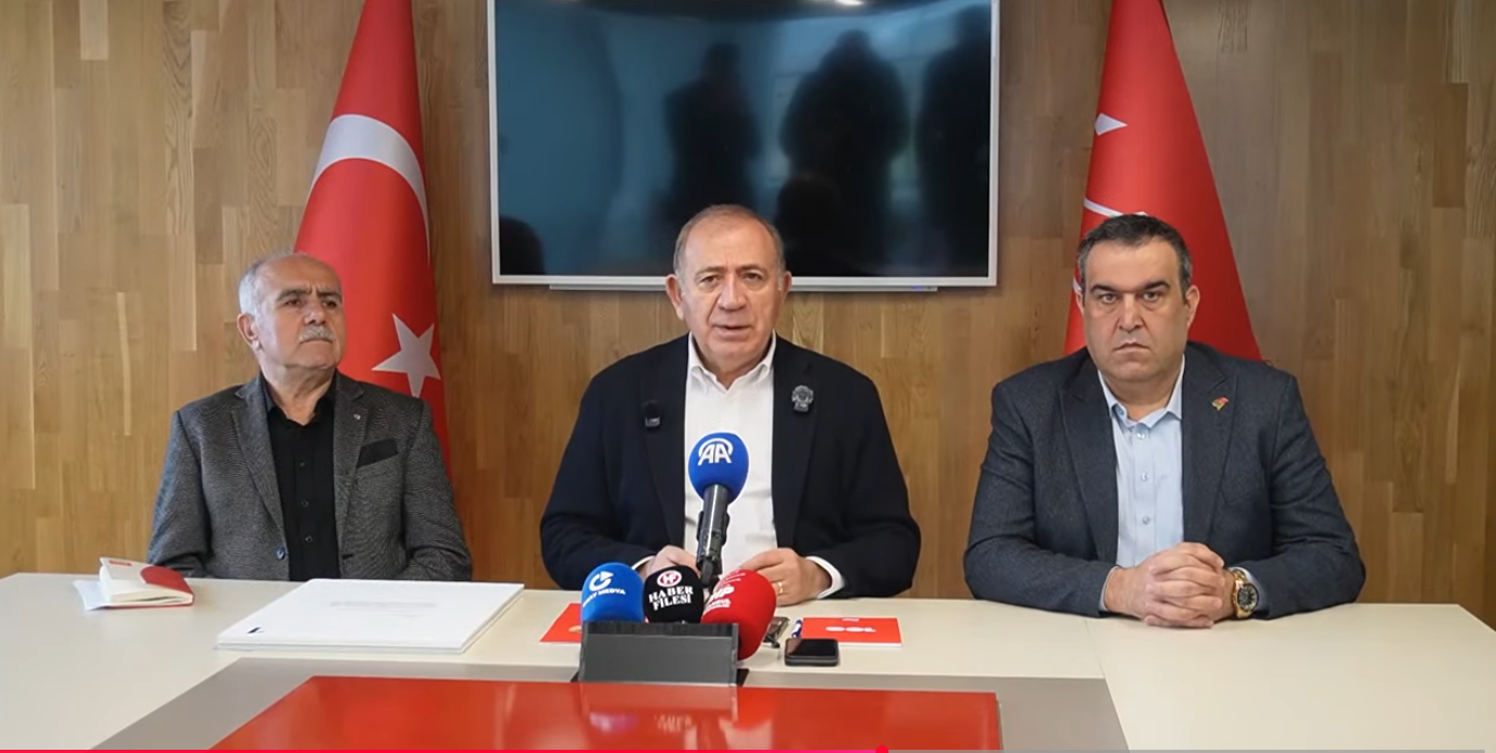 CHP’de çift yönlü kriz: Tekin’den dış müdahale tepkisi, yönetime kurumsallık eleştirisi