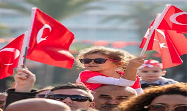 30 Ağustos coşkusu İzmir'in dört yanını saracak