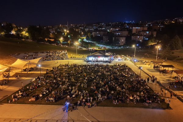 Açık hava yaz sineması devam ediyor