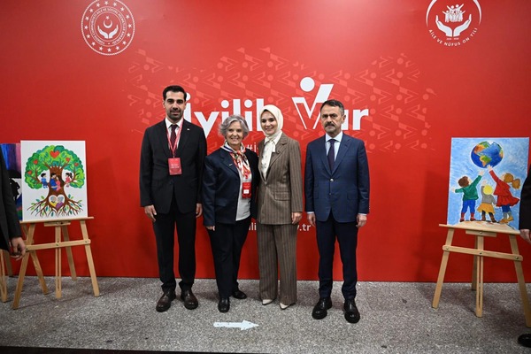 Aile Dostu İşletmeler Ödül Töreni gerçekleştirildi Aile Dostu İşletmeler Ödül Töreni gerçekleştirildi