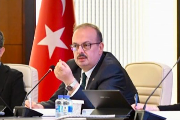Ankara Valisi Canbolat, ziyaretçilerini makamında kabul etti Ankara Valisi Canbolat, ziyaretçilerini makamında kabul etti