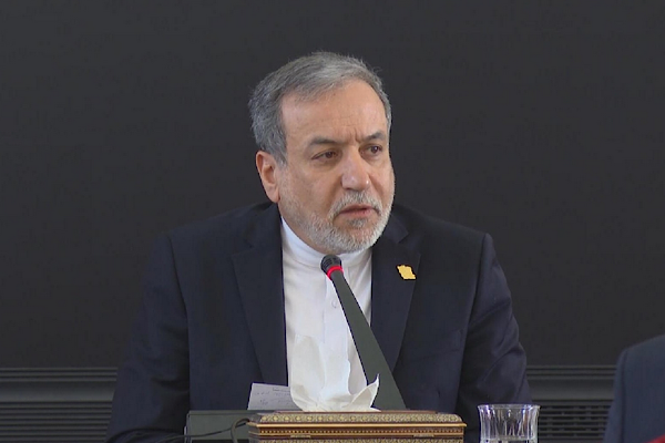 Arakçi: Diplomasiyi yeniden rayına oturtmak mümkün