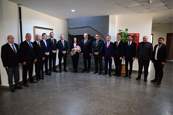 Aydın Büyükşehir Belediye Başkanı Çerçioğlu’na Nazilli Ticaret Odasından ziyaret Aydın Büyükşehir Belediye Başkanı Çerçioğlu’na Nazilli Ticaret Odasından ziyaret