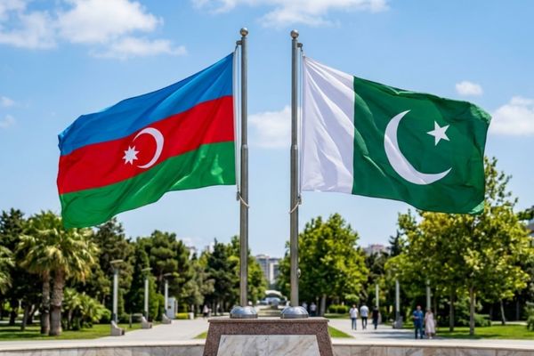 Azerbaycan ve Pakistan arasında askeri iş birliği görüşüldü Azerbaycan ve Pakistan arasında askeri iş birliği görüşüldü