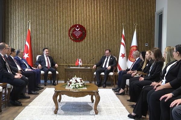 Babacan, KKTC Meclis Başkanı Öztürkler’i ziyaret etti Babacan, KKTC Meclis Başkanı Öztürkler’i ziyaret etti