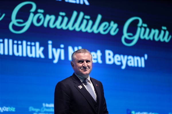 Bakan Bak: A Milli Takımımıza teşekkür ederim