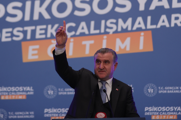 Bakan Bak, Zonguldak’ta gençlerle buluştu Bakan Bak, Zonguldak’ta gençlerle buluştu