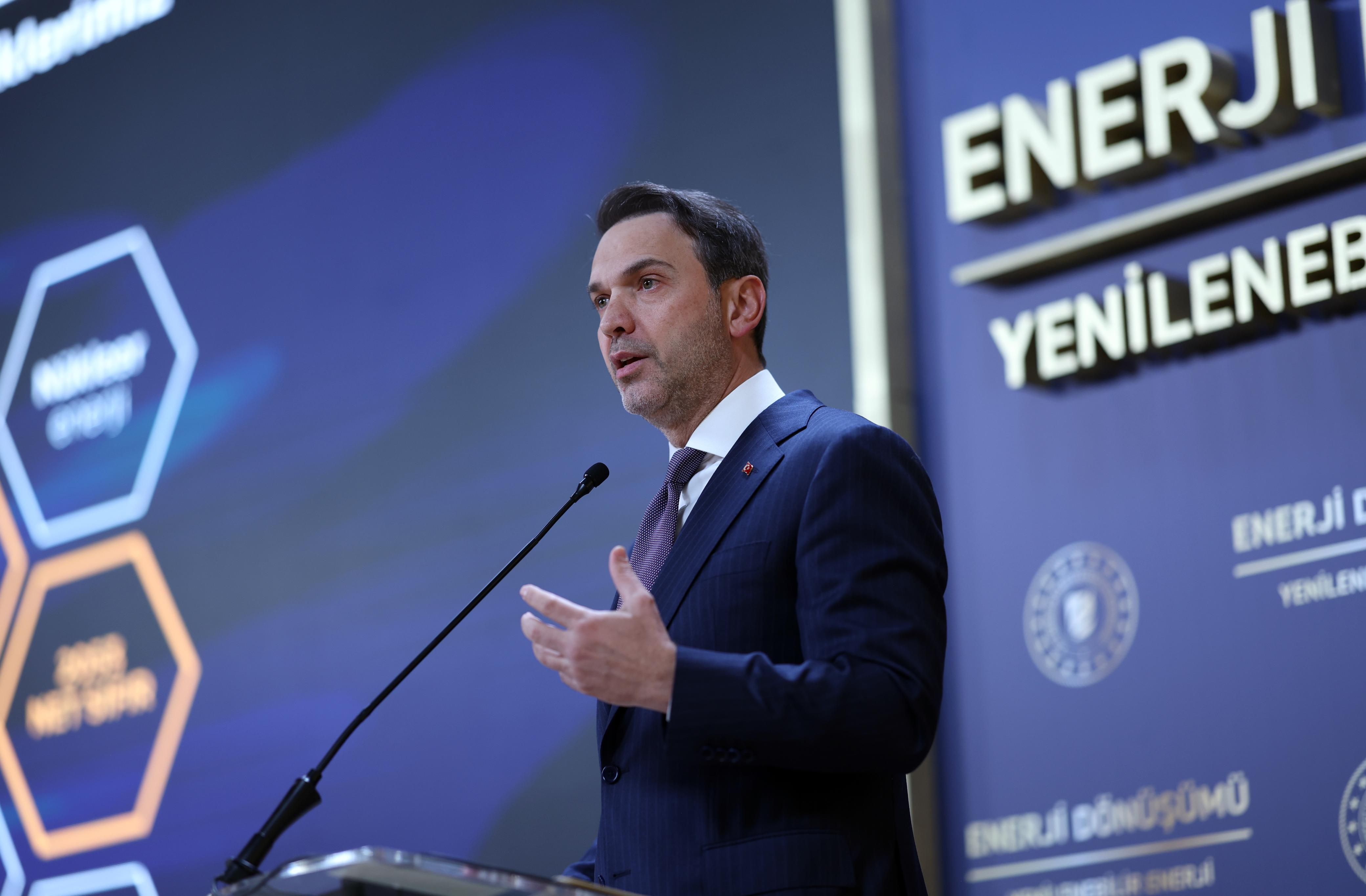 Bakan Bayraktar: Türkiye'yi enerjide tam bağımsız kılacağız Bakan Bayraktar: Türkiye'yi enerjide tam bağımsız kılacağız