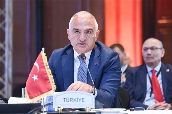 Bakan Ersoy'dan Manisa'daki trafik kazasına ilişkin taziye mesajı Bakan Ersoy'dan Manisa'daki trafik kazasına ilişkin taziye mesajı