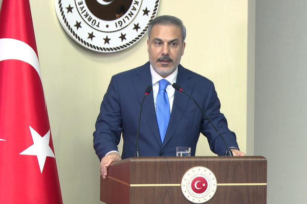 Bakan Fidan, Irak Yüksek Yargı Konseyi Başkanı Zeydan ile görüştü Bakan Fidan, Irak Yüksek Yargı Konseyi Başkanı Zeydan ile görüştü
